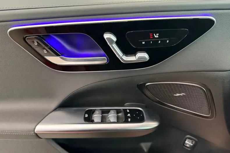 Mercedes-Benz C 180 (Clasa C) din 2024 cu 12.000 km - oferta MER192714 - foto 8