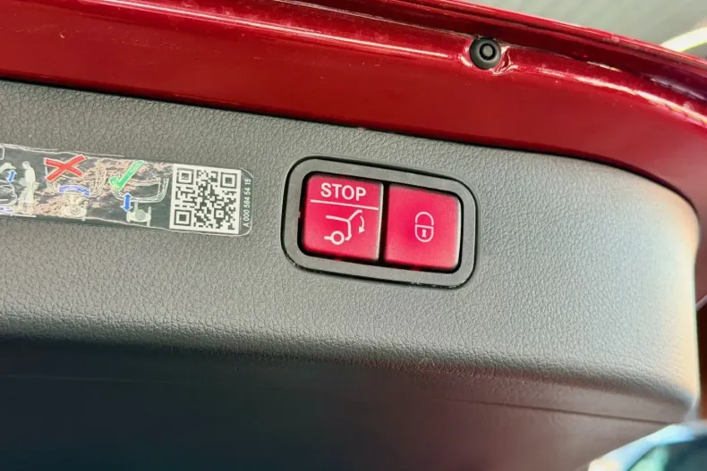 Mercedes-Benz C 180 (Clasa C) din 2024 cu 12.000 km - oferta MER192714 - foto 20