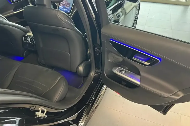 Mercedes-Benz C 220 (Clasa C) din 2024 cu 47.800 km - oferta MER192719 - foto 14