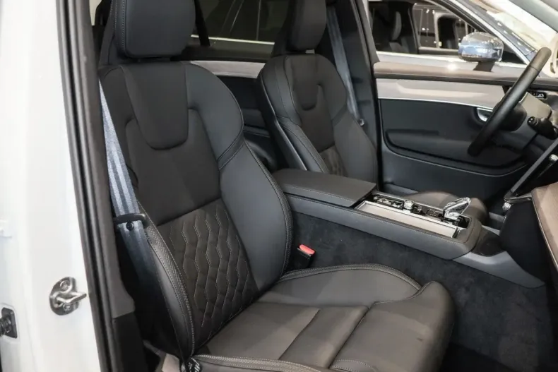Volvo XC90 din 2025 cu 22.600 km - oferta VOL192735 - foto 10
