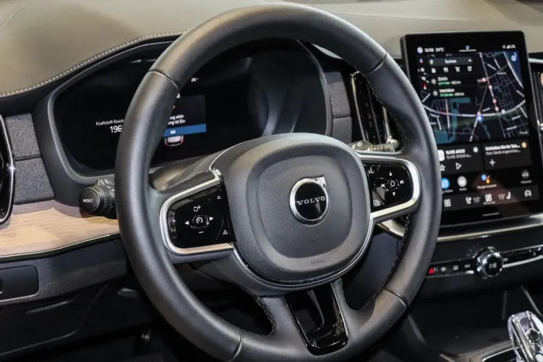 Volvo XC90 din 2025 cu 22.600 km - oferta VOL192735 - foto 12