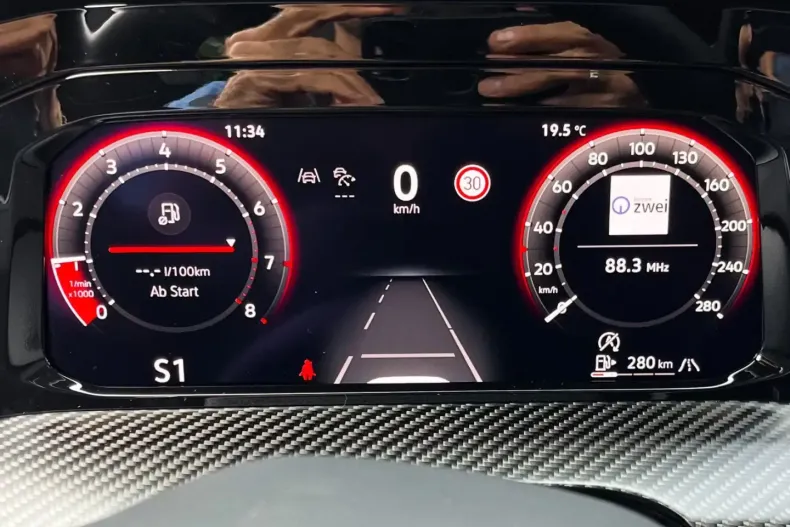 Volkswagen Golf din 2025 cu 17.600 km - oferta VOL192736 - foto 9