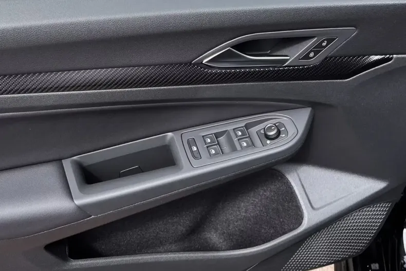 Volkswagen Golf din 2025 cu 17.600 km - oferta VOL192736 - foto 12