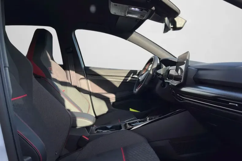 Volkswagen Golf din 2025 cu 5.200 km - oferta VOL192744 - foto 11