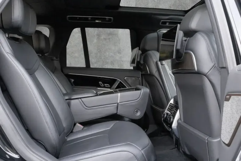 Land Rover Range Rover din 2025 cu 27.829 km - oferta LAN192747 - foto 3