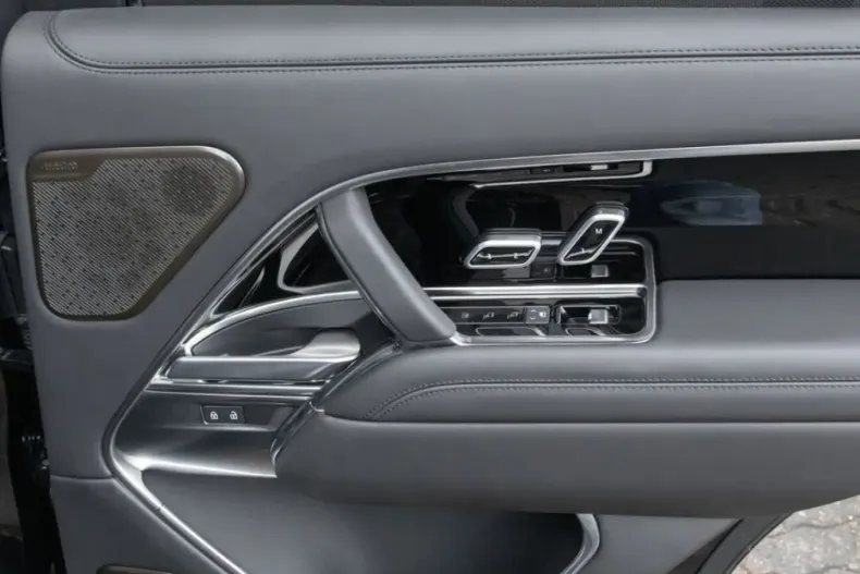 Land Rover Range Rover din 2025 cu 27.829 km - oferta LAN192747 - foto 7