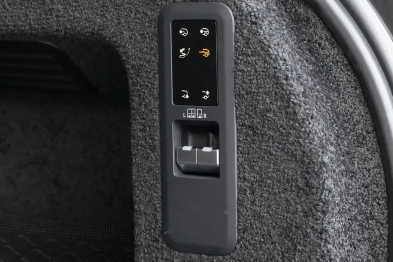 Land Rover Range Rover din 2025 cu 27.829 km - oferta LAN192747 - foto 15