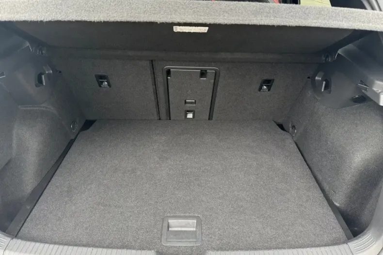 Volkswagen Golf din 2023 cu 24.900 km - oferta VOL192751 - foto 12