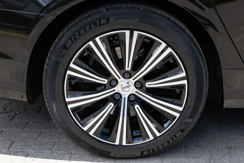 Volvo V90 din 2021 cu 51.328 km - oferta VOL192756 - foto 4