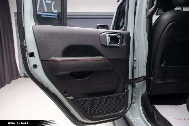 Jeep Wrangler din 2024 cu 44.190 km - oferta JEE192757 - foto 28