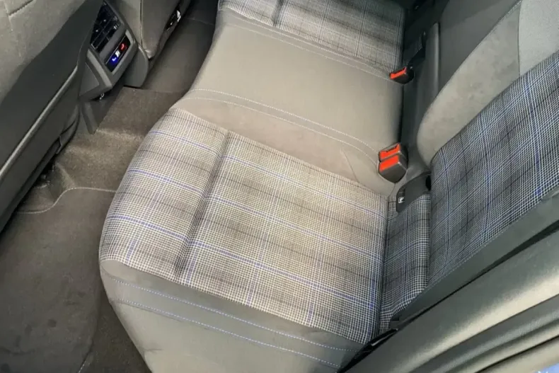 Volkswagen Golf din 2024 cu 21.700 km - oferta VOL192758 - foto 12