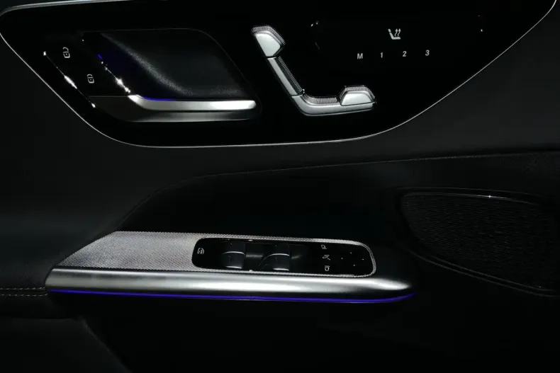 Mercedes-Benz GLC 300 (Clasa GLC) din 2025 cu 14.900 km - oferta MER192768 - foto 7