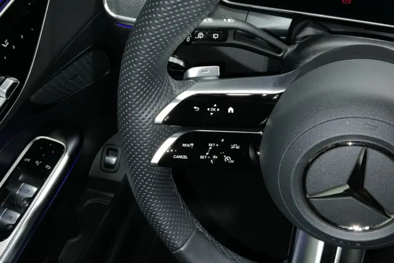 Mercedes-Benz GLC 300 (Clasa GLC) din 2025 cu 14.900 km - oferta MER192768 - foto 8