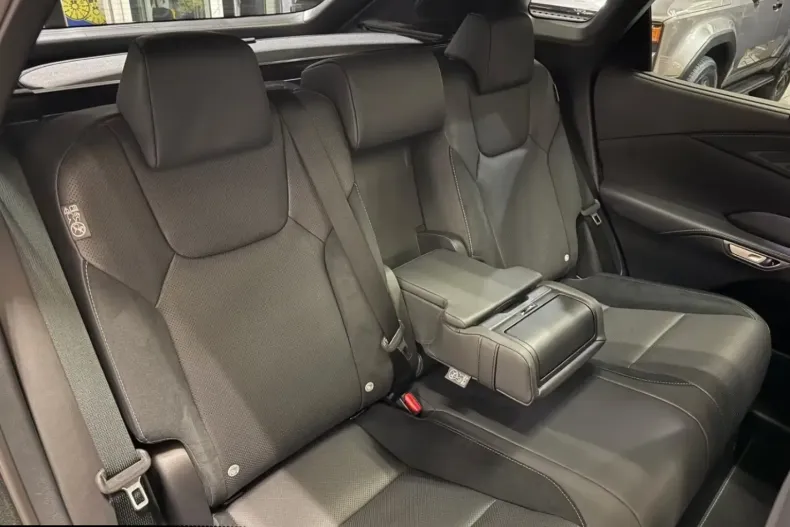 Lexus RX 500 din 2025 cu 25 km - oferta LEX192791 - foto 8