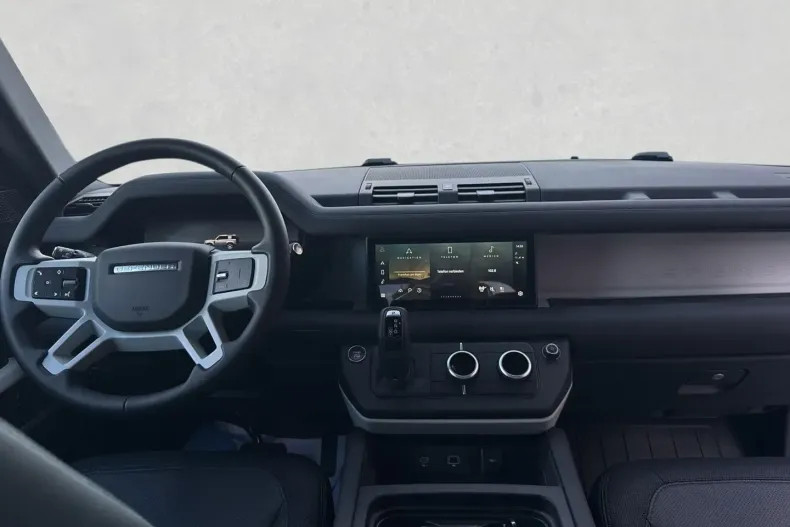 Land Rover Defender din 2025 cu 19.990 km - oferta LAN192795 - foto 4