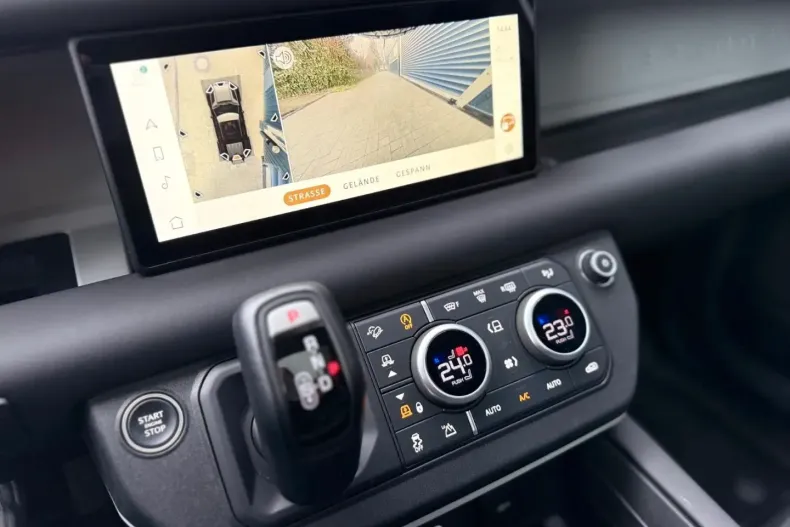 Land Rover Defender din 2024 cu 27.400 km - oferta LAN192796 - foto 4