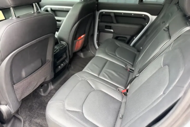 Land Rover Defender din 2024 cu 27.400 km - oferta LAN192796 - foto 7