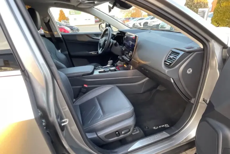 Lexus NX 350h din 2024 cu 15.562 km - oferta LEX192798 - foto 10