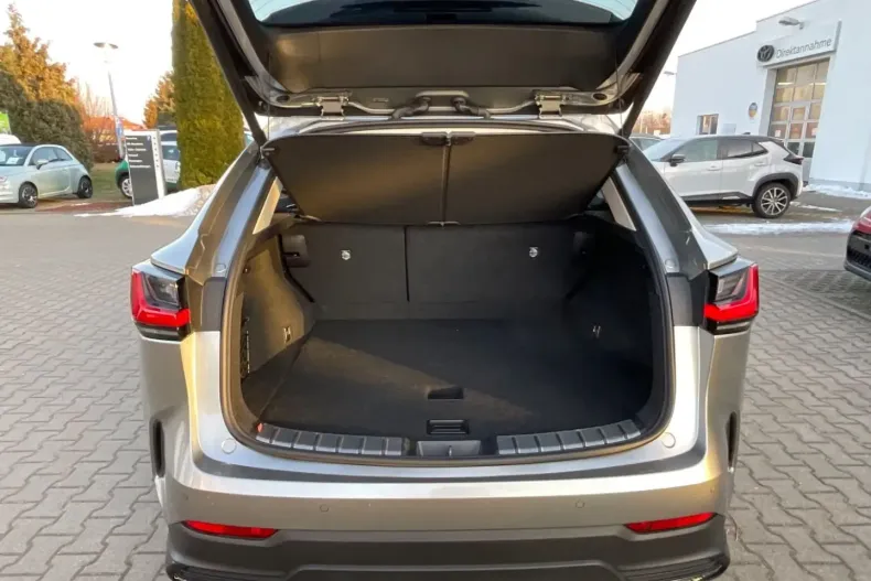 Lexus NX 350h din 2024 cu 15.562 km - oferta LEX192798 - foto 16