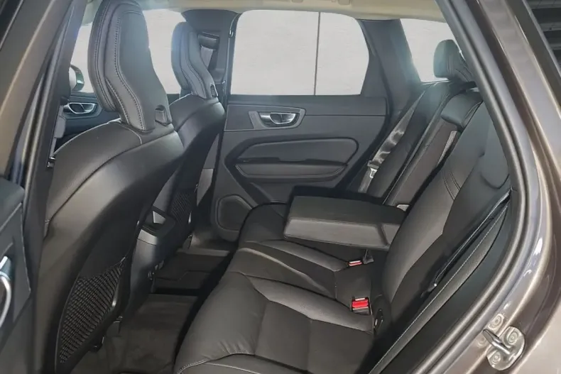 Volvo XC60 din 2024 cu 17.408 km - oferta VOL192804 - foto 13