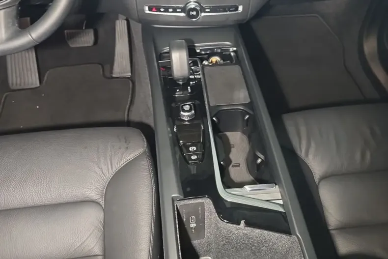 Volvo XC60 din 2024 cu 17.408 km - oferta VOL192804 - foto 18