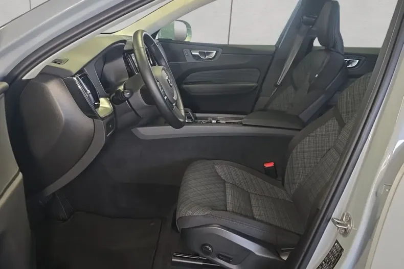 Volvo XC60 din 2024 cu 11.159 km - oferta VOL192805 - foto 5