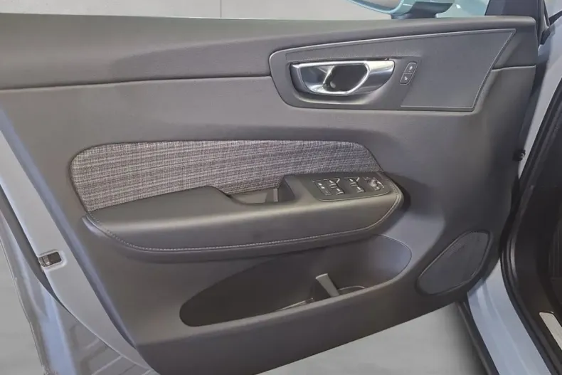 Volvo XC60 din 2024 cu 11.159 km - oferta VOL192805 - foto 12