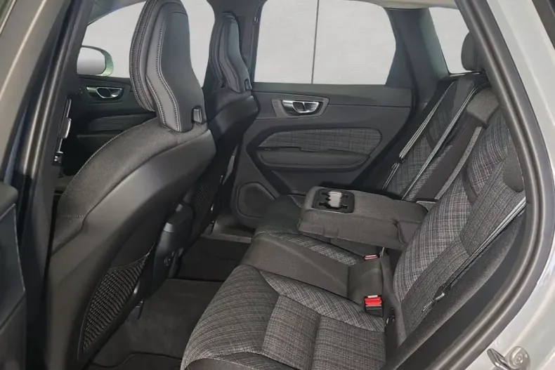 Volvo XC60 din 2024 cu 11.159 km - oferta VOL192805 - foto 13