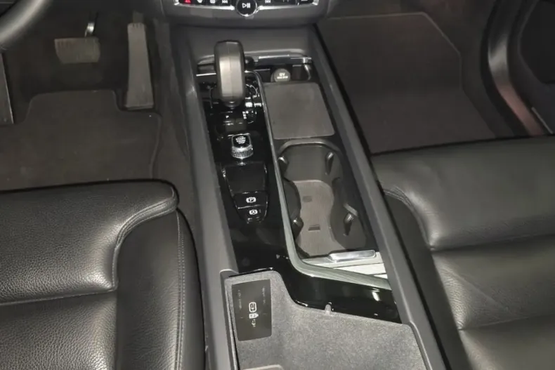 Volvo XC60 din 2023 cu 38.040 km - oferta VOL192806 - foto 17