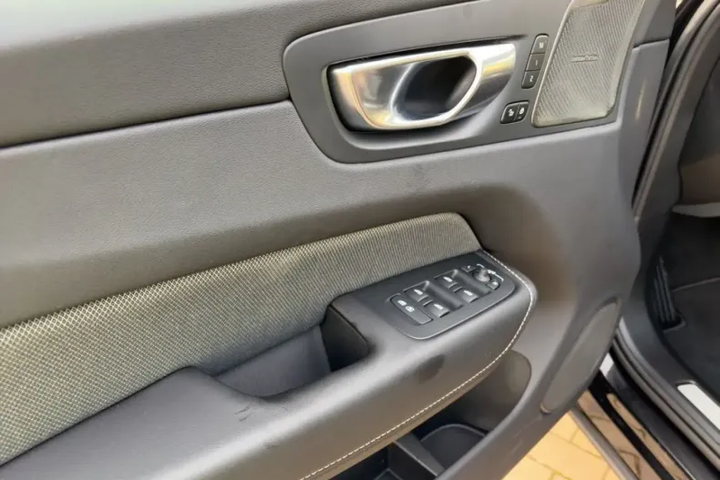 Volvo XC60 din 2024 cu 21.154 km - oferta VOL192807 - foto 15