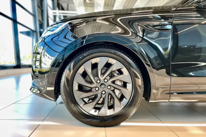 Land Rover Discovery din 2023 cu 49.010 km - oferta LAN192820 - foto 2