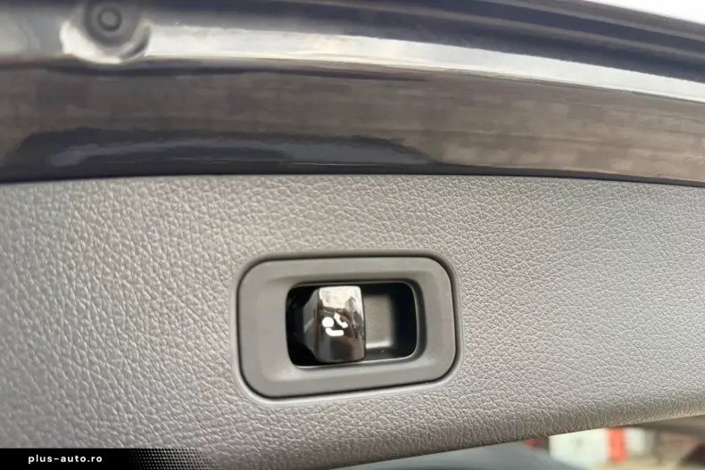 Mercedes-Benz GLC 43 AMG (Clasa GLC) din 2024 cu 42.300 km - oferta MER192827 - foto 24