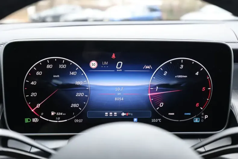 Mercedes-Benz GLC 220 (Clasa GLC) din 2025 cu 8.300 km - oferta MER192828 - foto 6