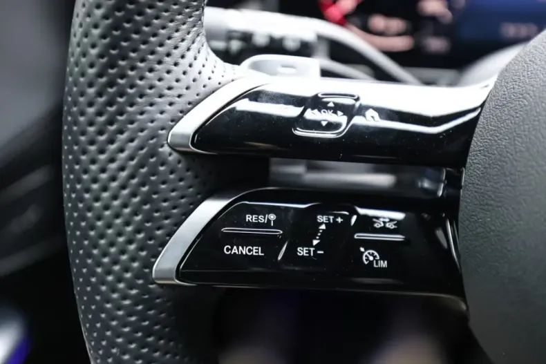 Mercedes-Benz GLC 220 (Clasa GLC) din 2025 cu 8.300 km - oferta MER192828 - foto 17