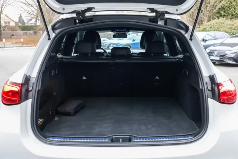 Mercedes-Benz GLC 220 (Clasa GLC) din 2025 cu 8.300 km - oferta MER192828 - foto 19