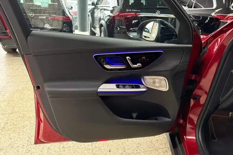 Mercedes-Benz GLC 300 (Clasa GLC) din 2024 cu 26.900 km - oferta MER192830 - foto 15