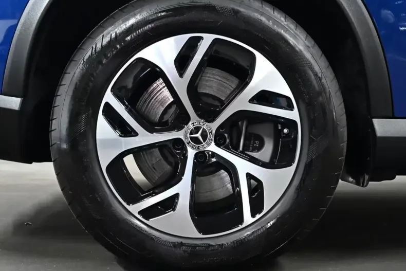 Mercedes-Benz GLC 300 (Clasa GLC) din 2025 cu 7.400 km - oferta MER192832 - foto 3