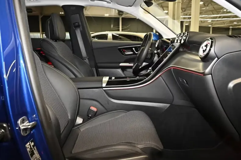 Mercedes-Benz GLC 300 (Clasa GLC) din 2025 cu 7.400 km - oferta MER192832 - foto 7