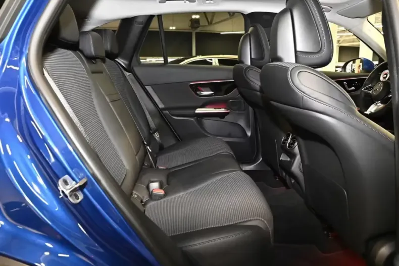 Mercedes-Benz GLC 300 (Clasa GLC) din 2025 cu 7.400 km - oferta MER192832 - foto 8