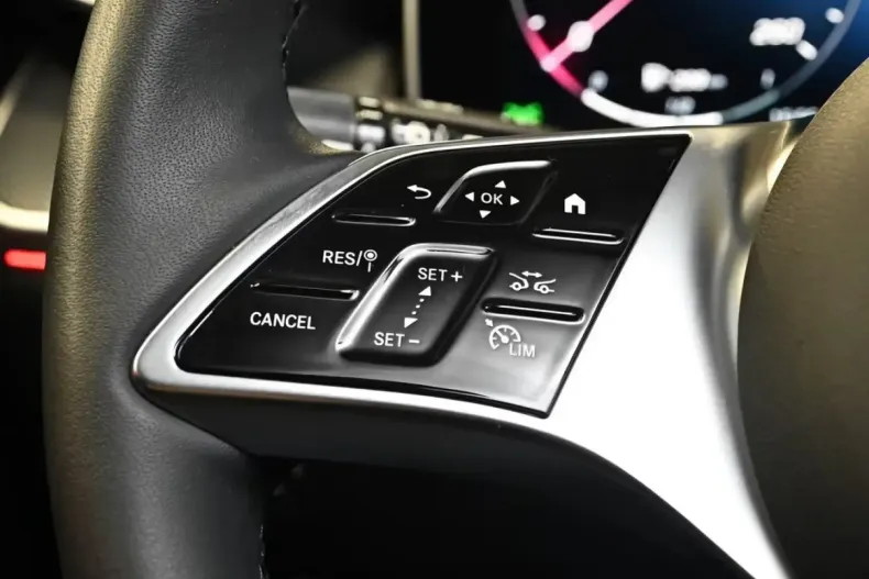 Mercedes-Benz GLC 300 (Clasa GLC) din 2025 cu 7.400 km - oferta MER192832 - foto 16