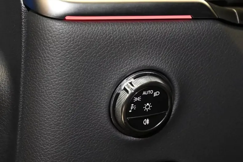 Mercedes-Benz GLC 300 (Clasa GLC) din 2025 cu 7.400 km - oferta MER192832 - foto 18