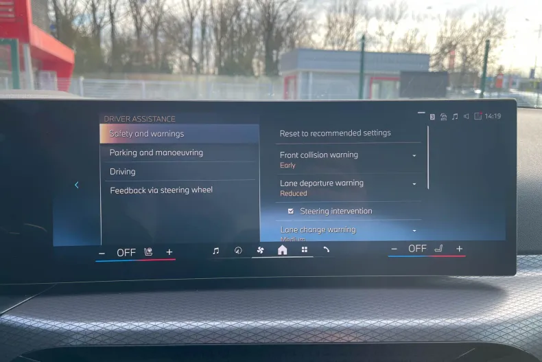 BMW 320d (Seria 3) din 2025 cu 199 km - oferta BMW192852 - foto 15