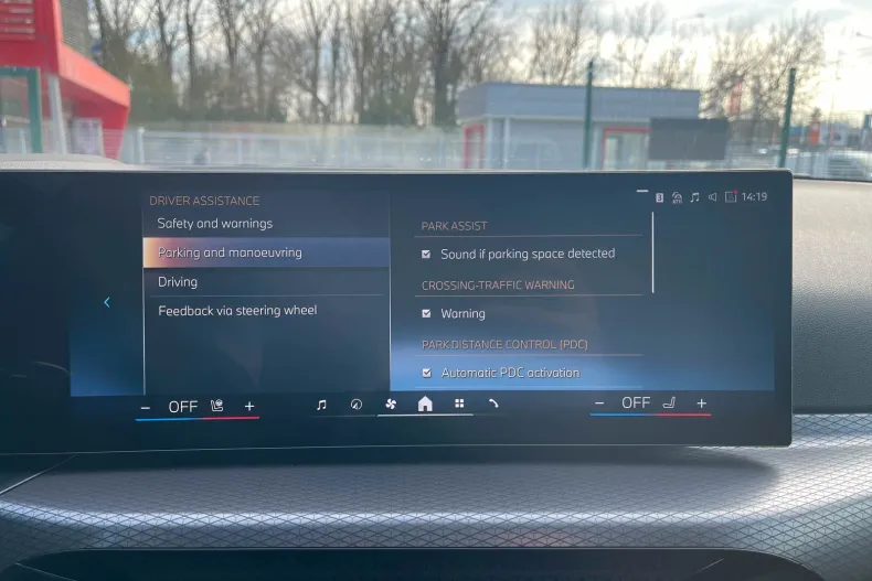 BMW 320d (Seria 3) din 2025 cu 199 km - oferta BMW192852 - foto 17