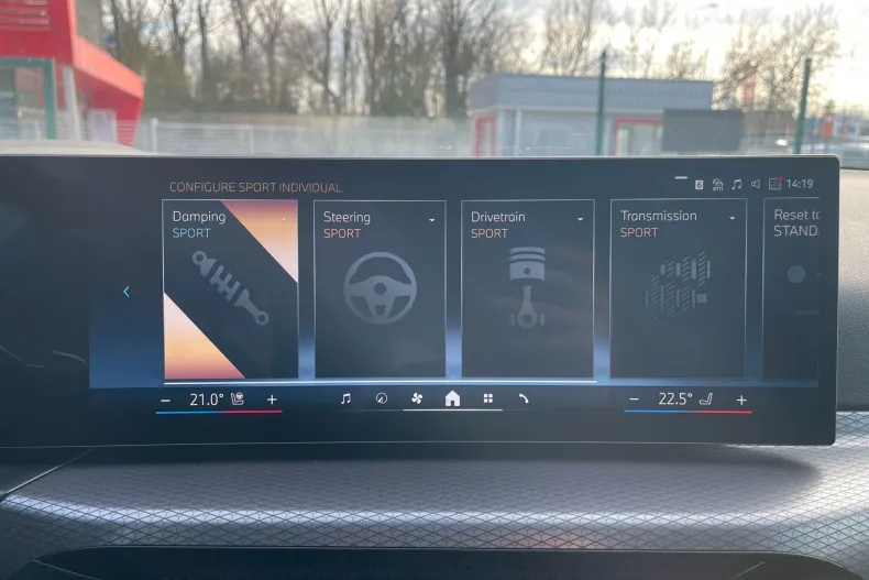 BMW 320d (Seria 3) din 2025 cu 199 km - oferta BMW192852 - foto 19