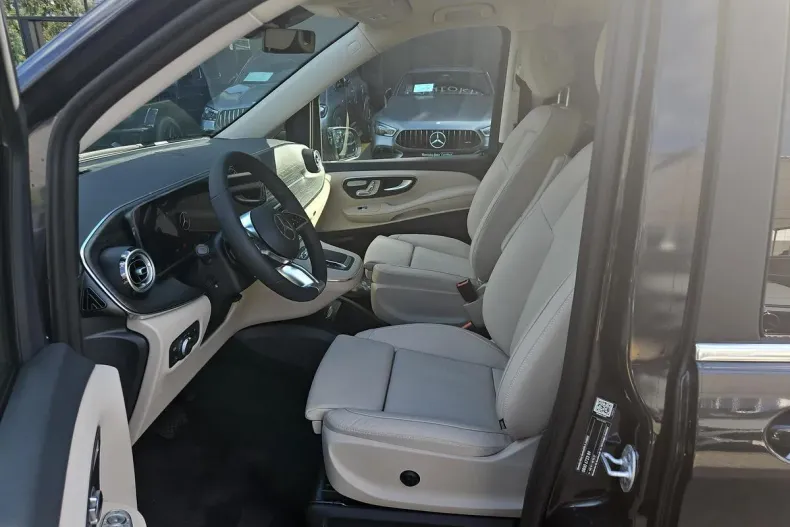 Mercedes-Benz V din 2025 cu 4.500 km - oferta MER192858 - foto 10