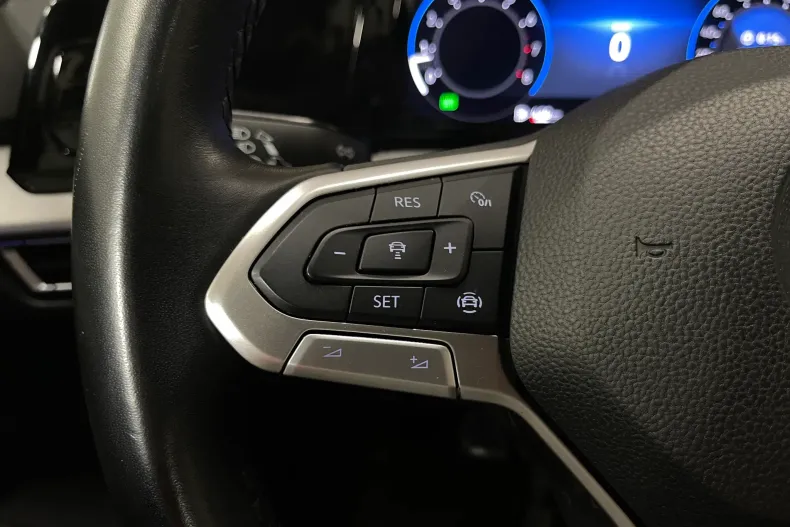 Volkswagen Golf din 2021 cu 74.700 km - oferta VOL192870 - foto 21