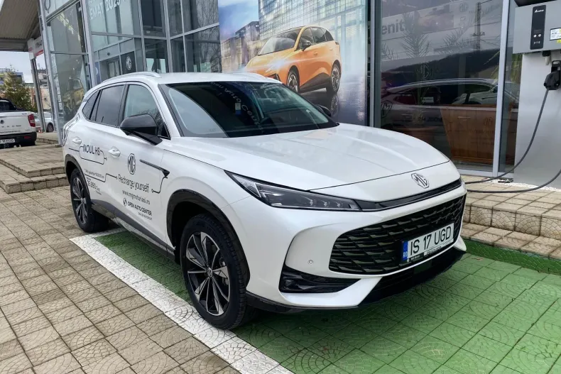 MG HS din 2025 cu 7.880 km - oferta MG0192883 - foto 1