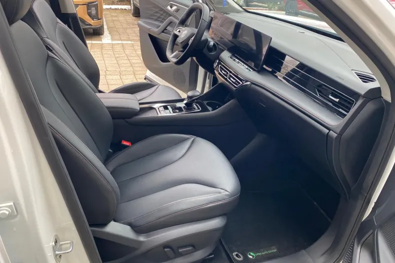 MG HS din 2025 cu 7.880 km - oferta MG0192883 - foto 7