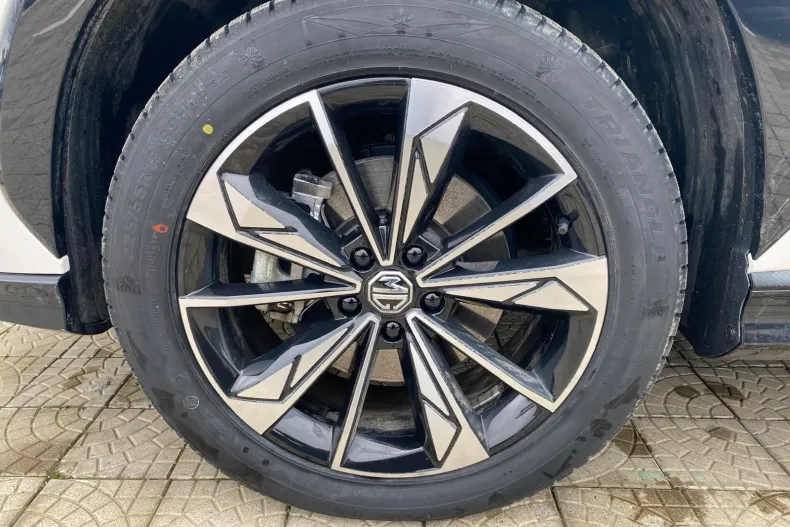 MG HS din 2025 cu 7.880 km - oferta MG0192883 - foto 34