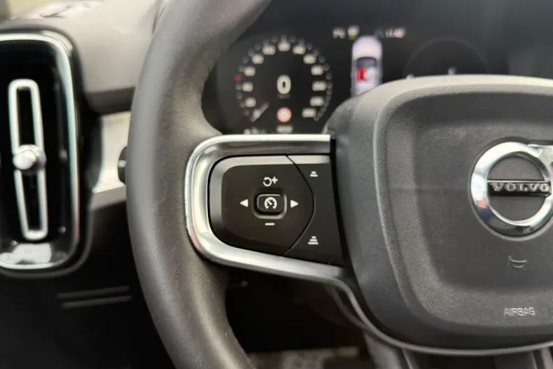 Volvo XC40 din 2020 cu 98.062 km - oferta VOL192887 - foto 12